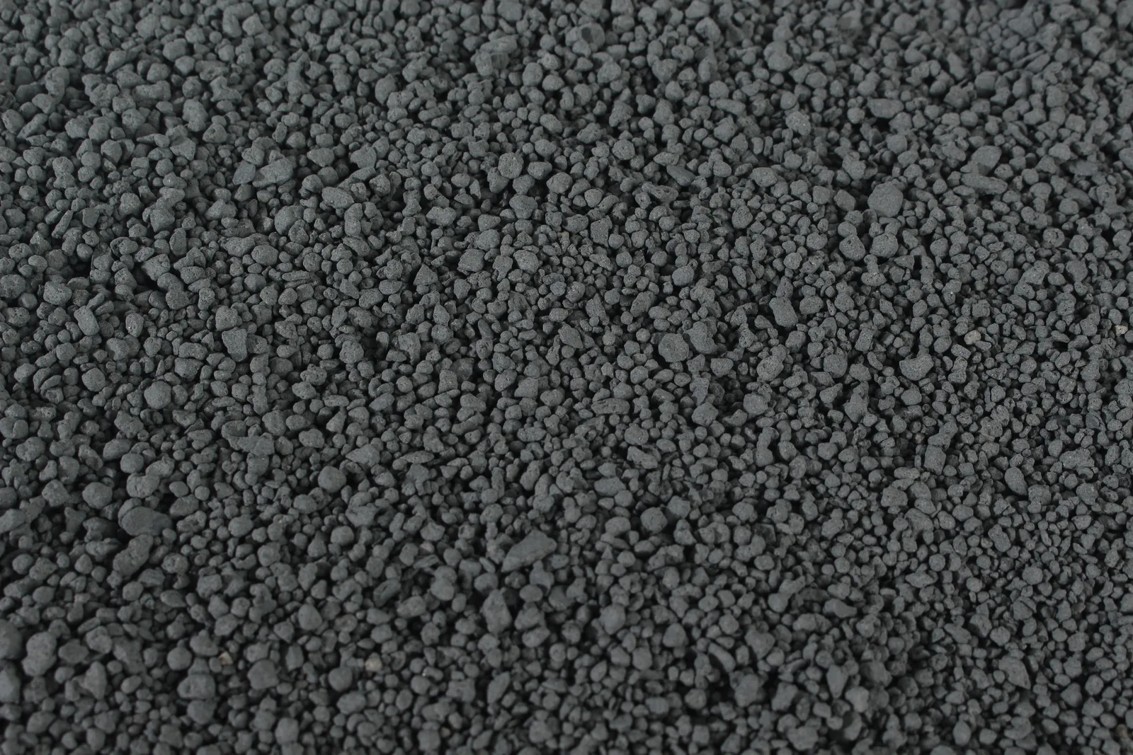 Pasir kucing bentonite karbon pecah 1-2 mm
