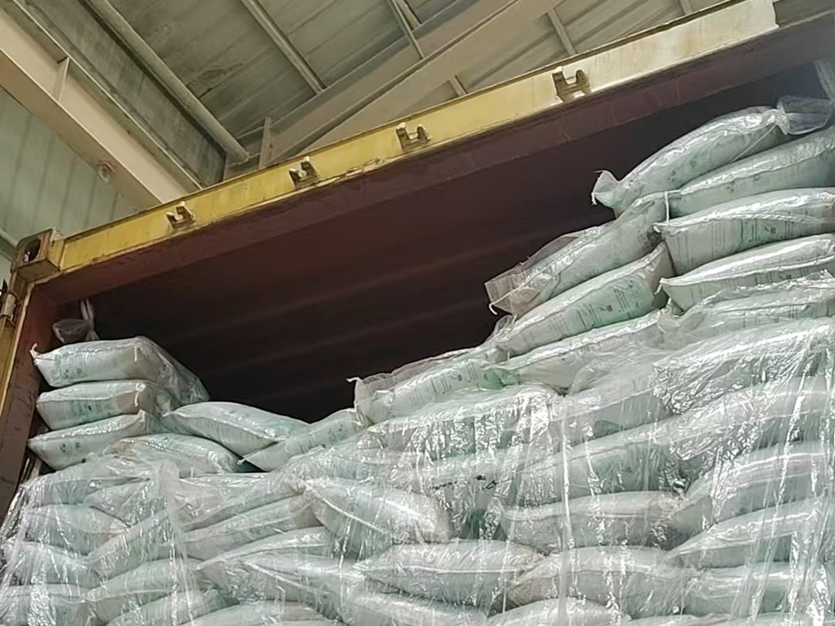 Muatan untuk pasir bentonite